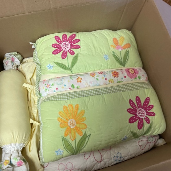 Pottery Barn Daisy Garden twin bedding set - Picture 9 of 9